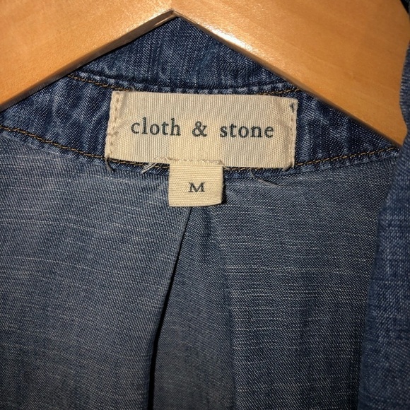 Anthropologie Cloth & Stone Split Back Chambray Button Down Blue Size Medium - Picture 7 of 11